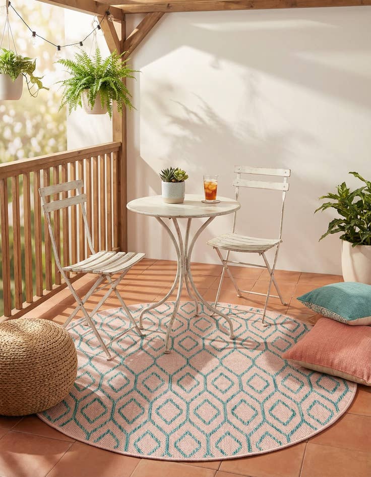 Detail image of 3' x 3'  Washable Jill Zarin Turks and Caicos Indoor / Outdoor Round Rug