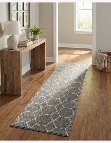 Light Gray Lattice Frieze Runner Rug