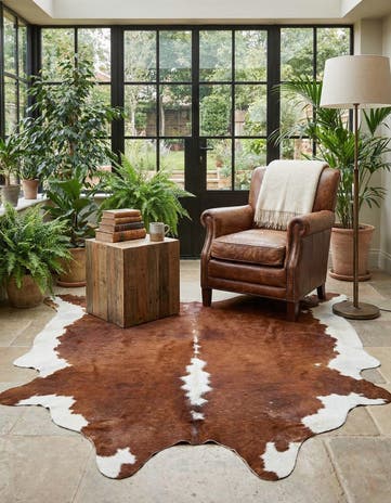 6' 7 x 6' 8 Cowhide Leather Square Rug