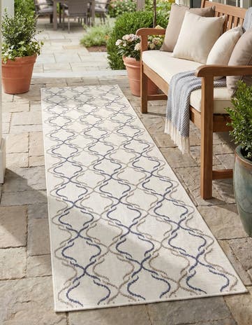 Ivory Easy-Clean Trellis Indoor / Outdoor Runner Rug