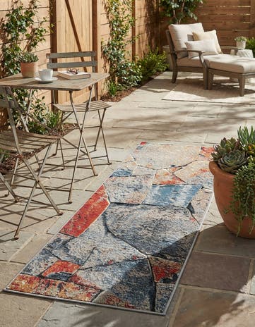 2' x 5' Easy-Clean Modern Indoor / Outdoor Runner Rug