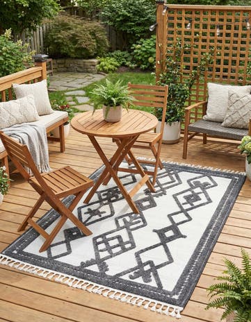 5' 3 x 7' 7 Easy-Clean Indoor / Outdoor Rug