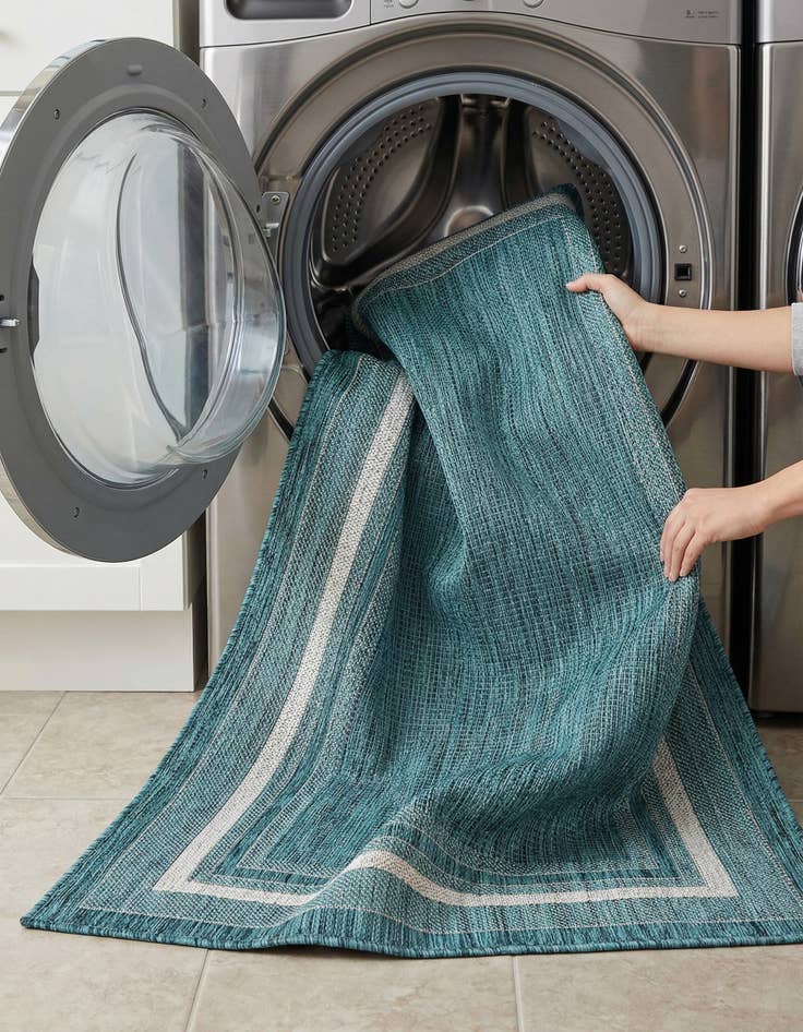 Detail image of 4' x 6'  Washable Border Indoor / Outdoor Rug