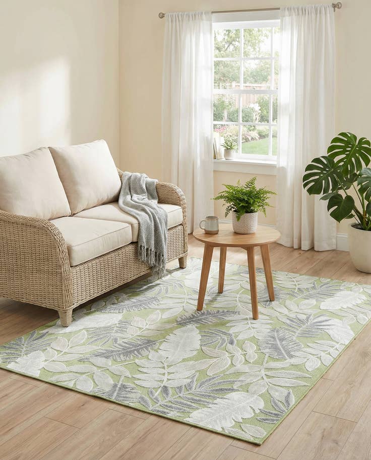 Detail image of 4' 5 x 6' Easy-Clean Botanical Indoor / Outdoor Rug