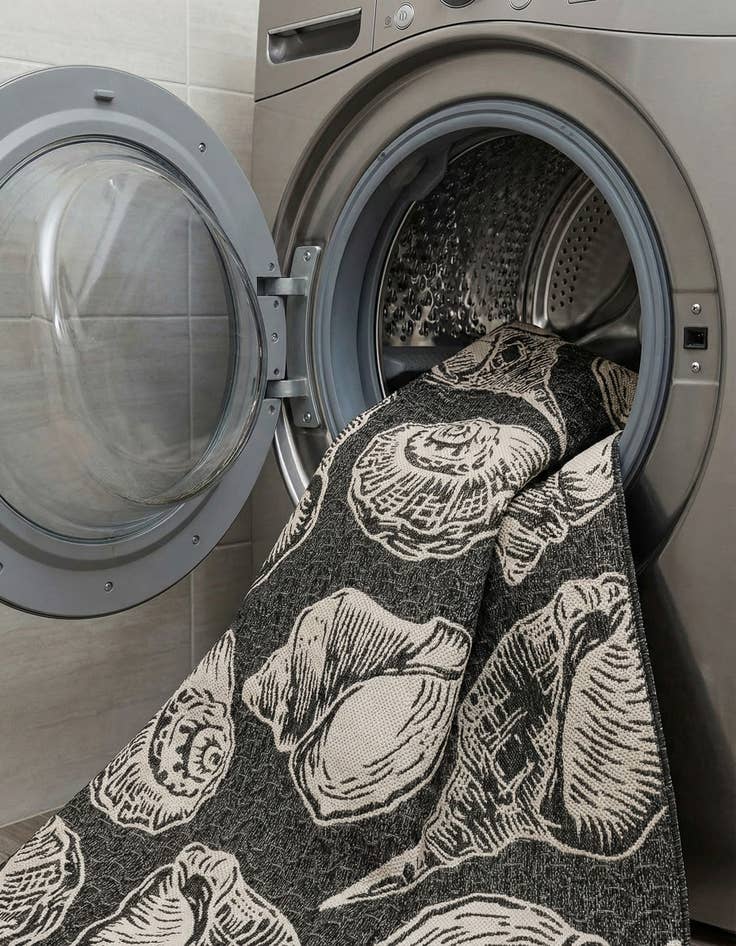 Detail image of 5' 3 x 7'  Washable Coastal Indoor / Outdoor Rug