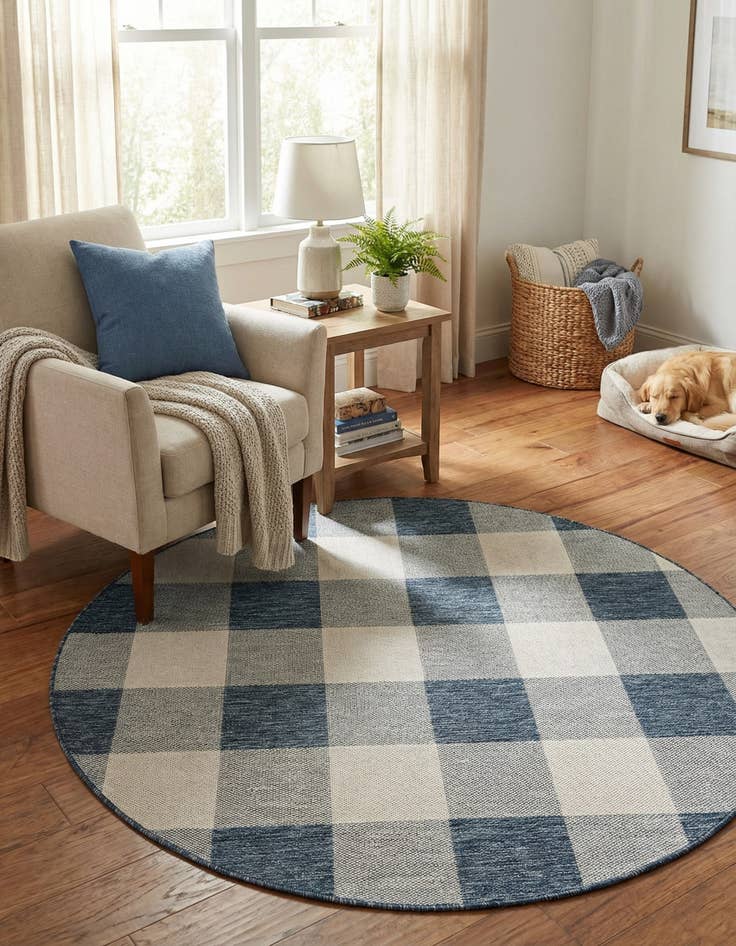 Detail image of  6' x 6'  Washable Checkered Indoor / Outdoor Round Rug