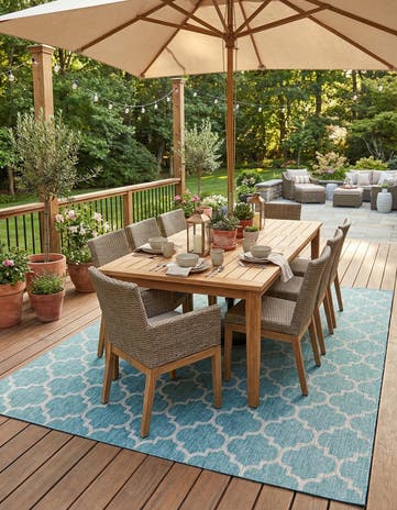 10' x 14' Easy-Clean Lattice Indoor / Outdoor Rug