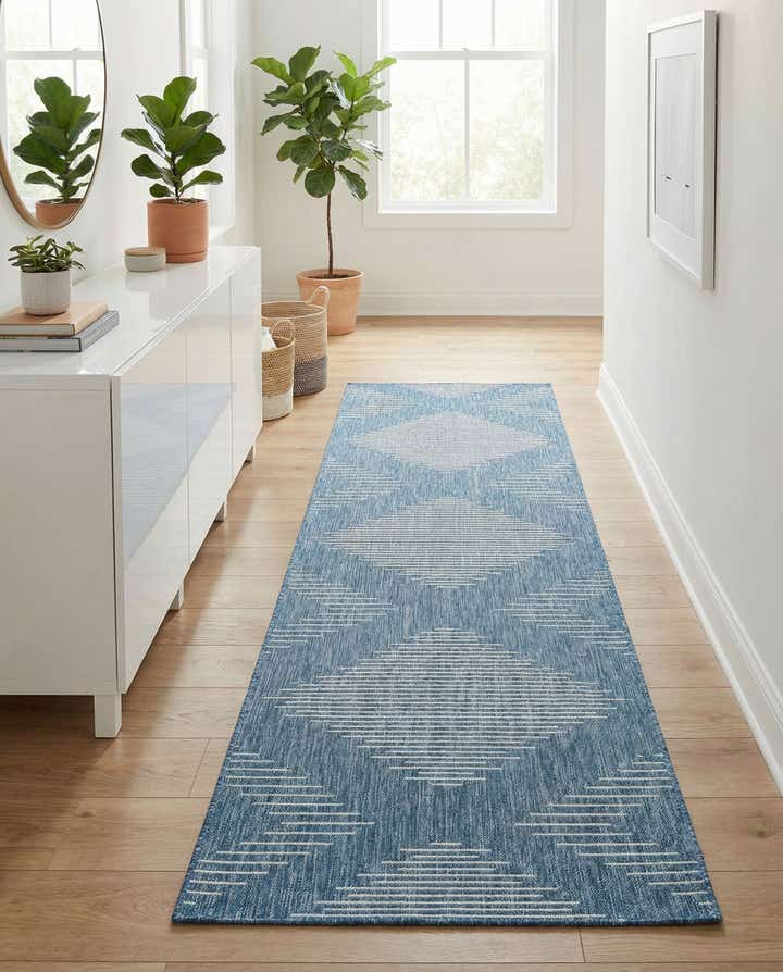 2' 7 x 12' Easy-Clean Modern Indoor / Outdoor Runner Rug
