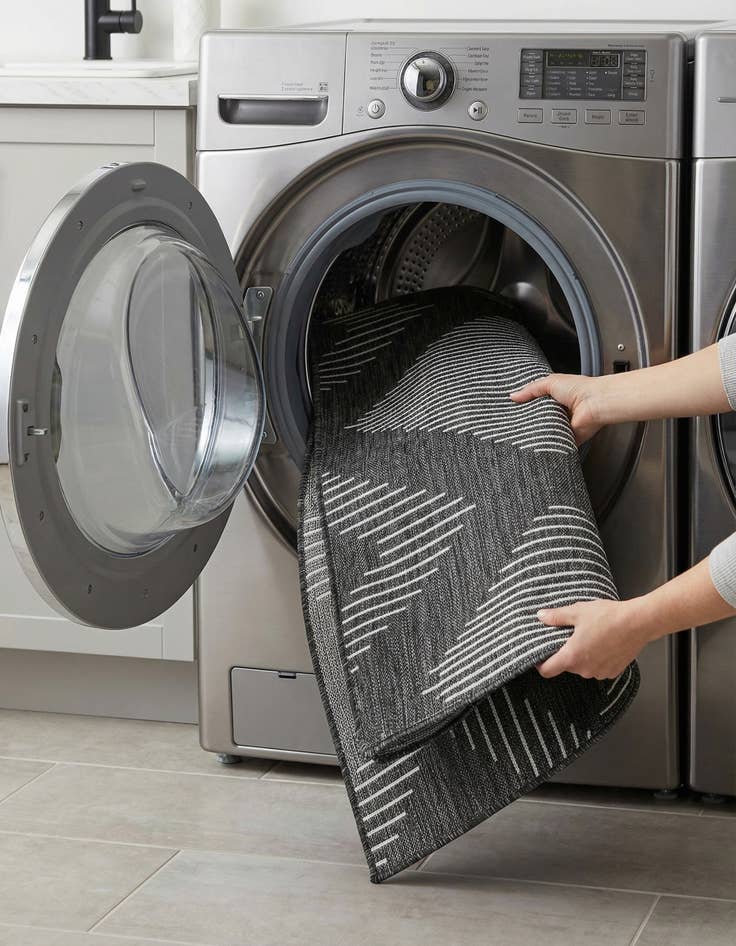 Detail image of 3' 3 x 12'  Washable Modern Indoor / Outdoor Runner Rug