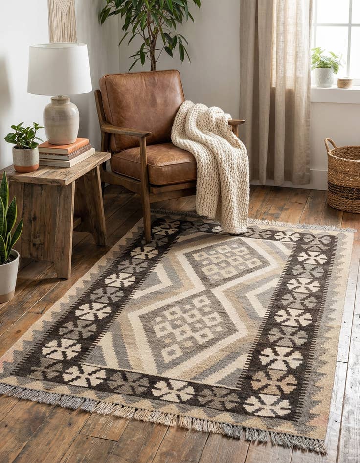 Detail image of 2' 11 x 3' 11  Hand Woven Kilim Maymana Wool Rug