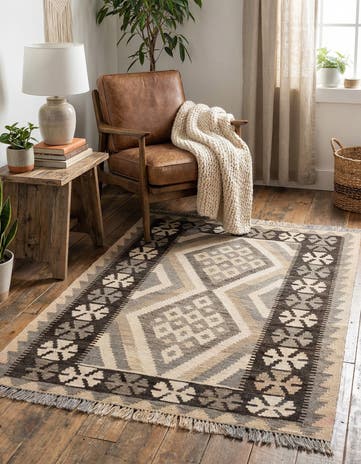 2' 11 x 3' 11 Hand Woven Kilim Maymana Wool Rug