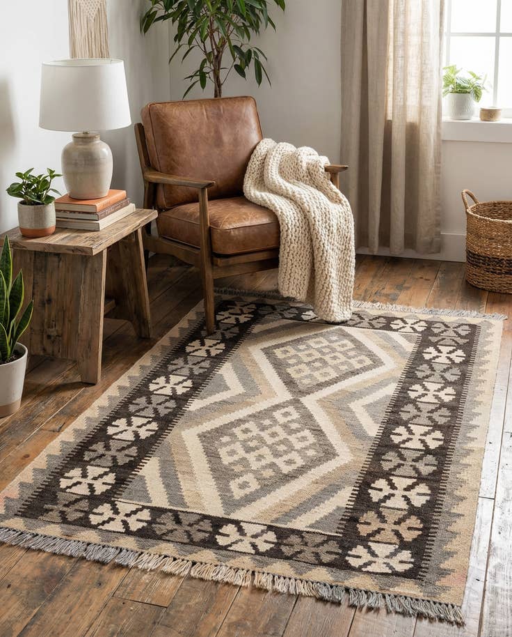 Detail image of 2' 11 x 3' 11 Hand Woven Kilim Maymana Wool Rug