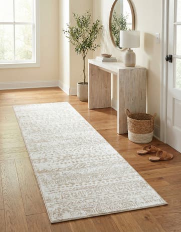 2' x 6' Hermitage Runner Rug