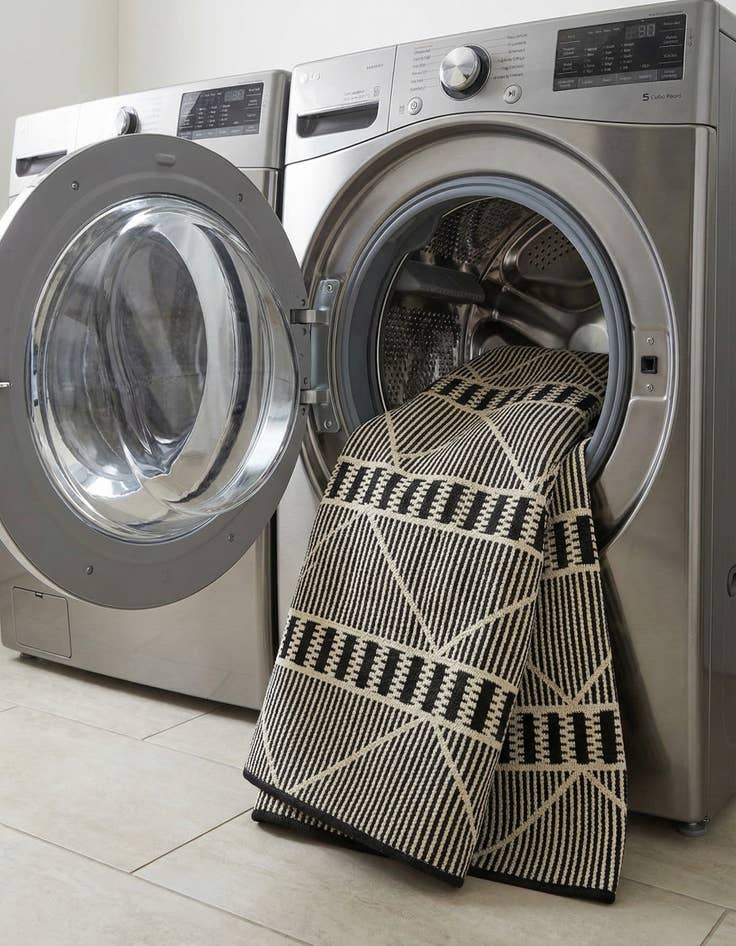 Detail image of 6' x 6'  Washable Trellis Indoor / Outdoor Square Rug