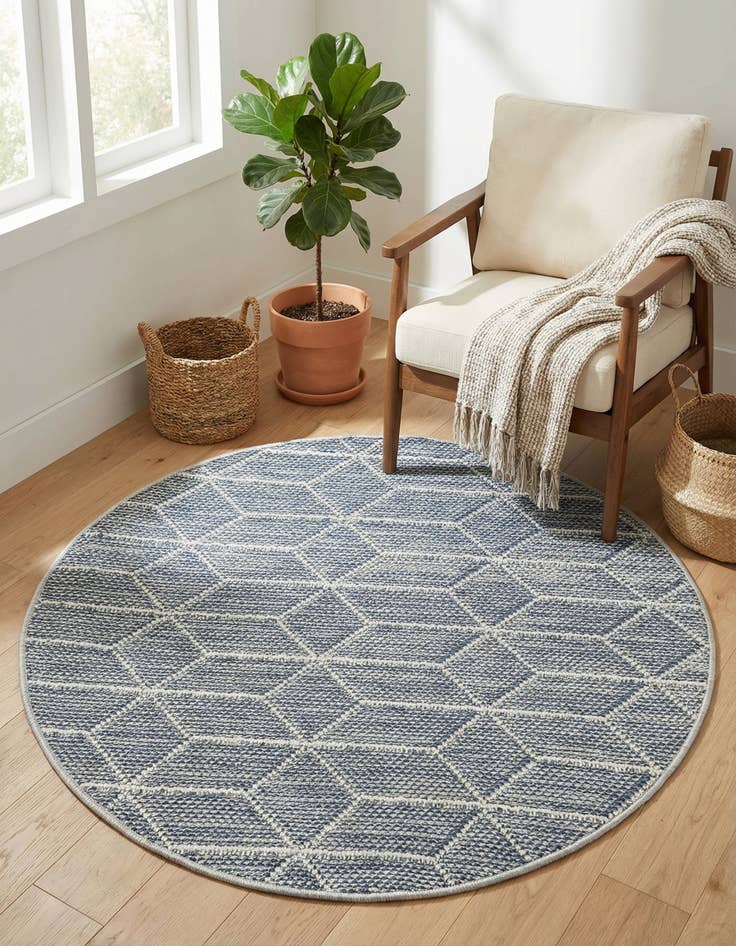 Detail image of  3' 1 x 3' 1  Washable Lattice Indoor / Outdoor Round Rug