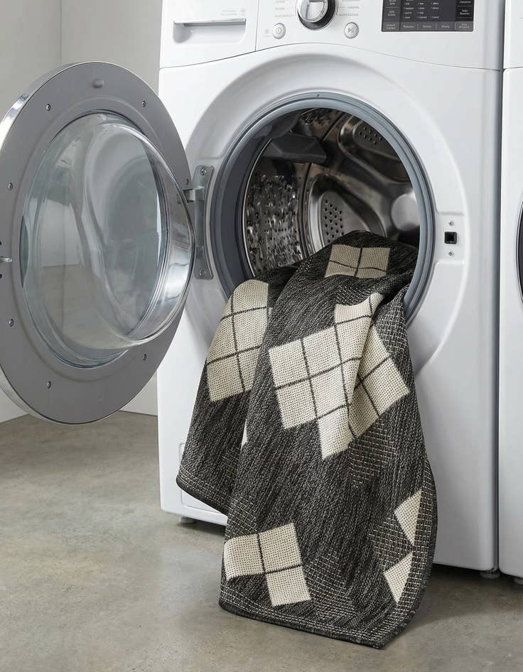 Detail image of 4' x 6'  Washable Modern Indoor / Outdoor Rug