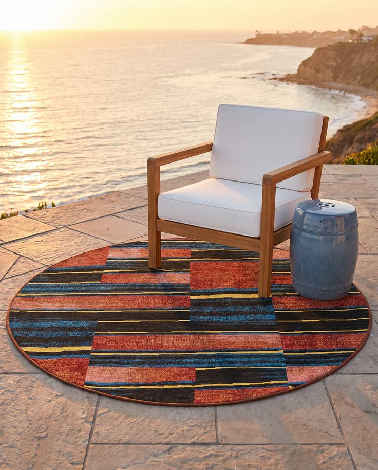 Detail image of 4' x 4' Easy-Clean Modern Indoor / Outdoor Round Rug