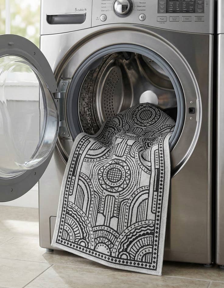 Detail image of 2' x 6' 1  Washable Traditional Indoor / Outdoor Runner Rug