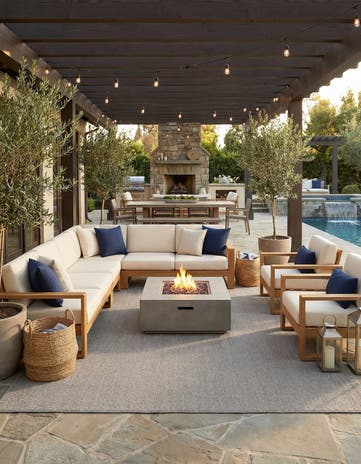 10' x 14' 1 Easy-Clean Solid Indoor / Outdoor Rug