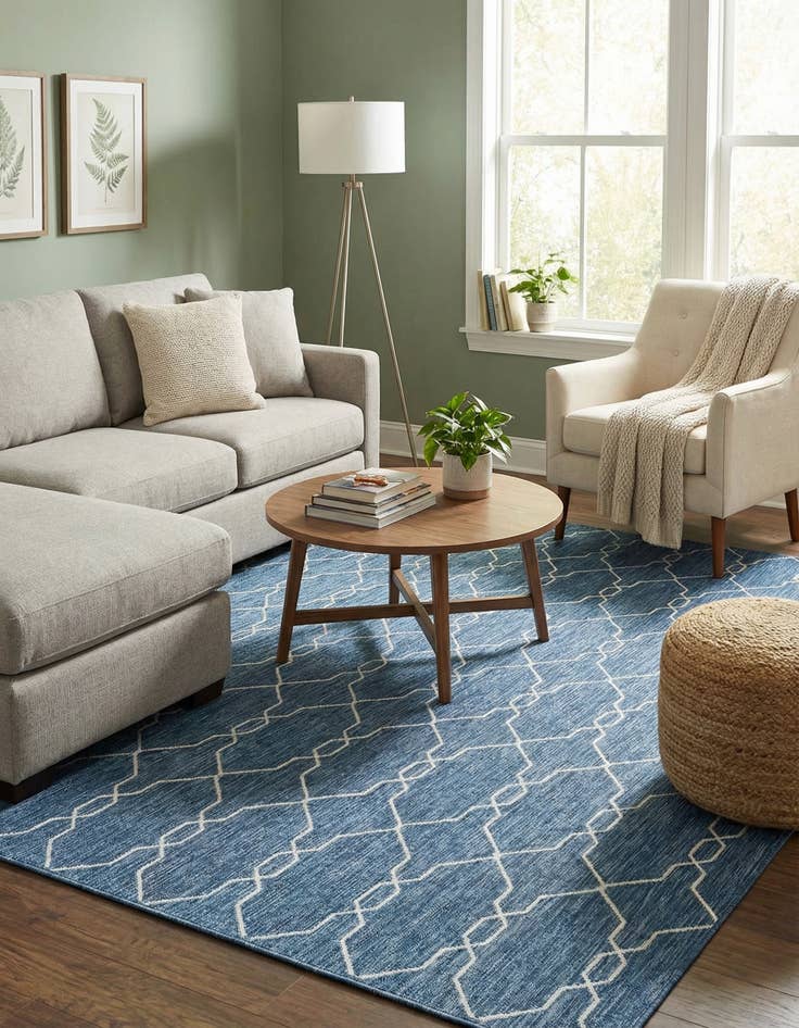 Detail image of 9' x 12' Easy-Clean Trellis Indoor / Outdoor Rug