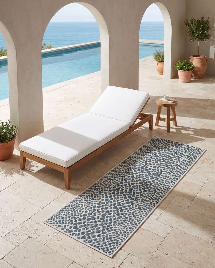 2' x 6' Easy-Clean Jill Zarin Cape Town Indoor / Outdoor Runner Rug