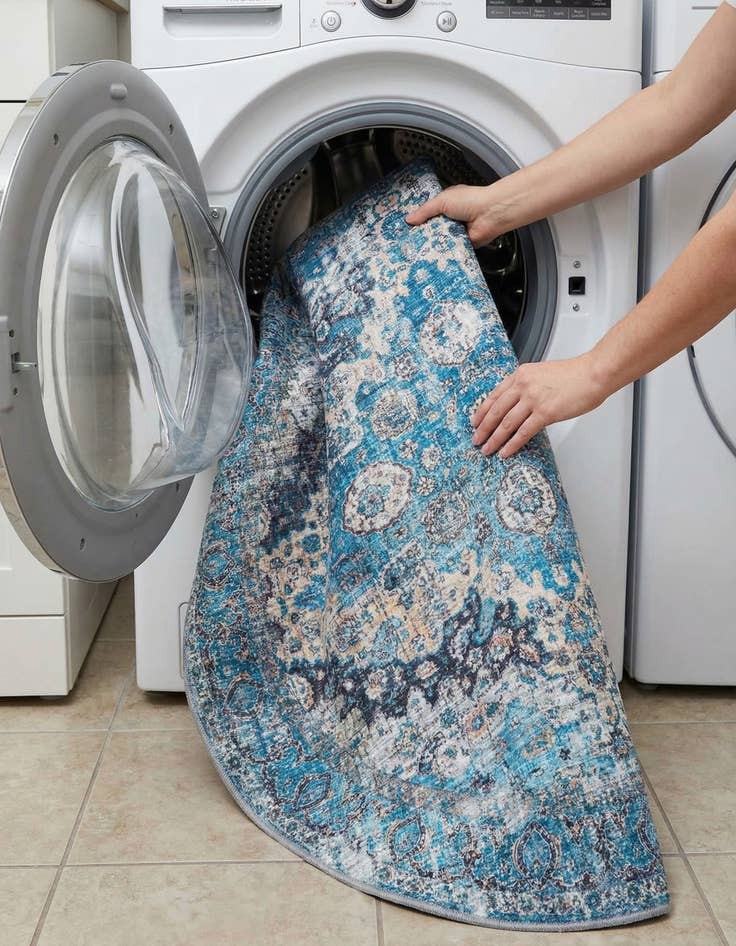 Detail image of 5' 3 x 5' 3  Washable Mangata Round Rug