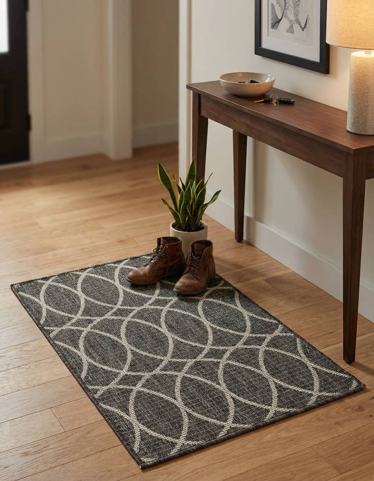 Detail image of 2' x 3'  Washable Trellis Indoor / Outdoor Rug