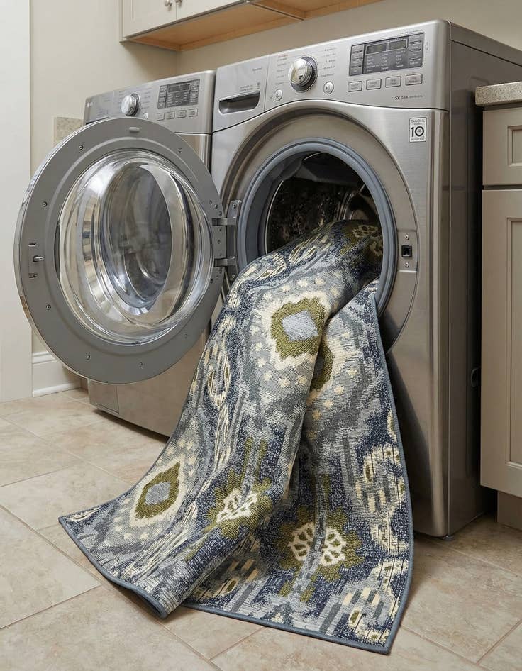 Detail image of 4' x 6'  Washable Modern Indoor / Outdoor Rug