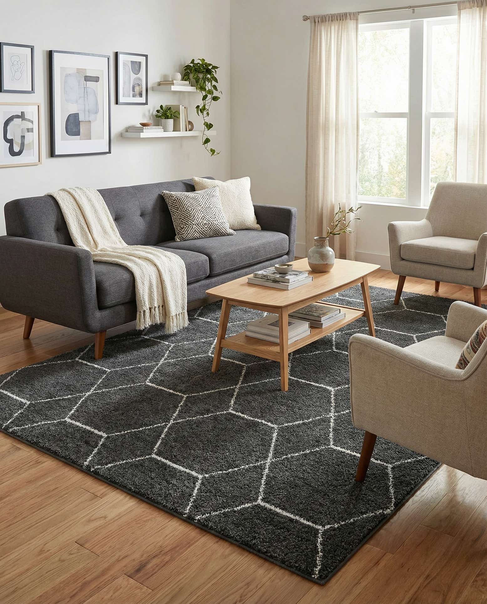 6' x 9' Lattice Frieze Rug