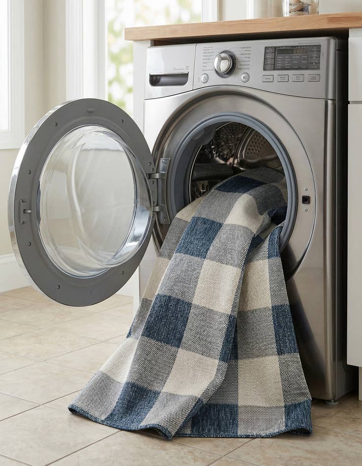 Detail image of  5' 3 x 7'  Washable Checkered Indoor / Outdoor Rug