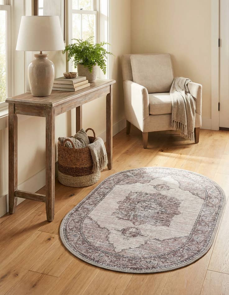 Detail image of 2' x 3'  Washable Mangata Oval Rug