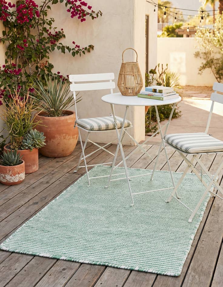 Detail image of  2' 2 x 3' 1  Washable Jill Zarin Palm Springs Indoor / Outdoor Rug