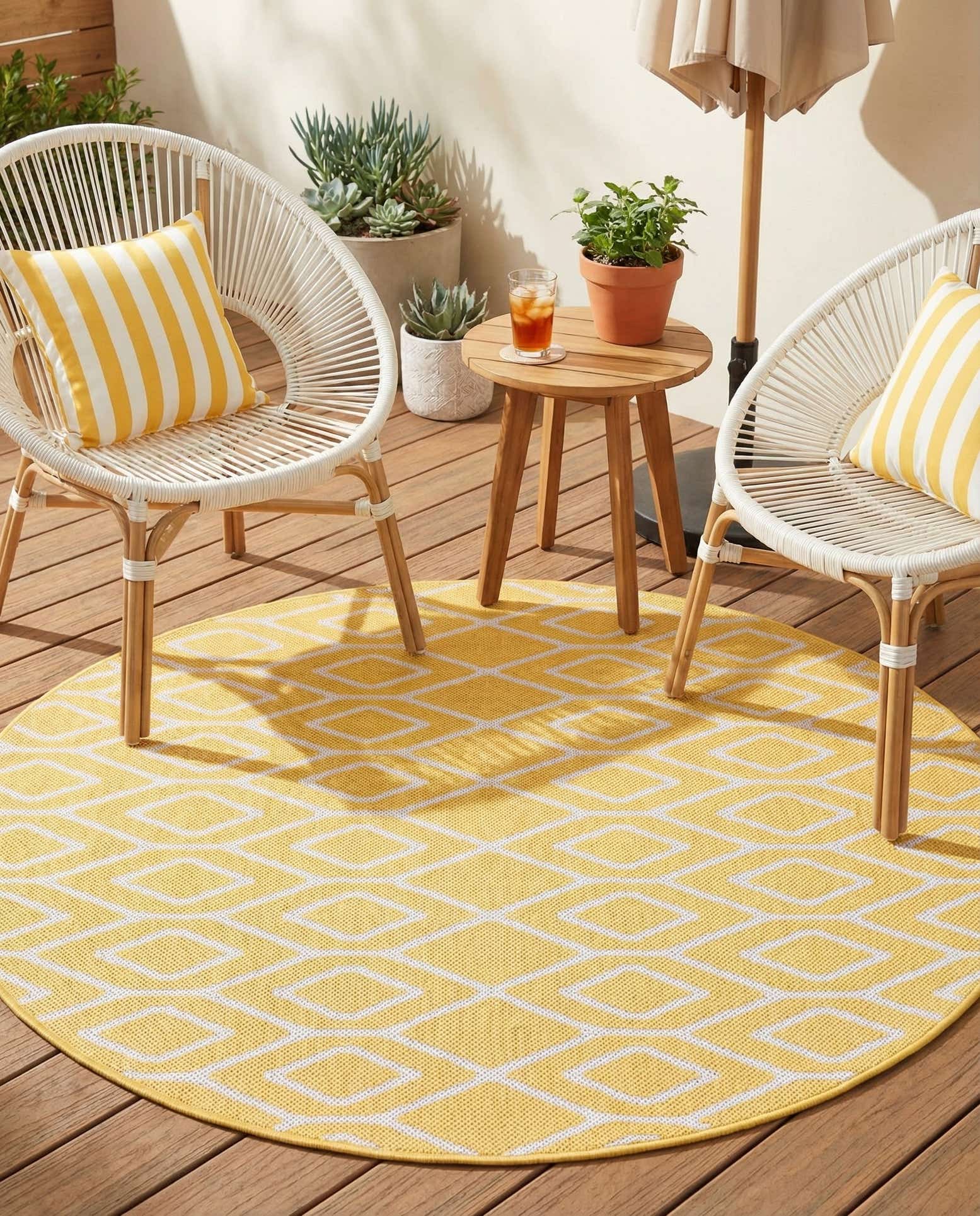 4' x 4' Easy-Clean Jill Zarin Turks and Caicos Indoor / Outdoor Round Rug