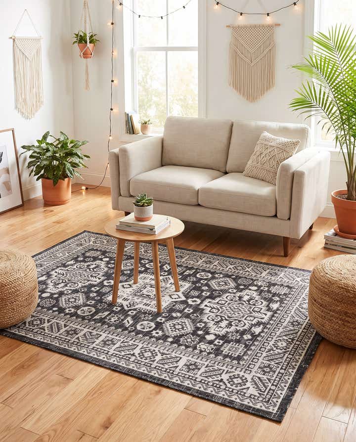 4' x 6' Easy-Clean Aztec Indoor / Outdoor Rug