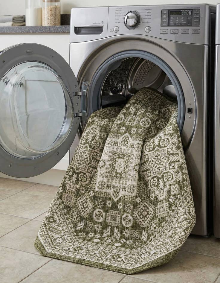 Detail image of 5' 3 x 5' 3  Washable Aztec Indoor / Outdoor Octagon Rug