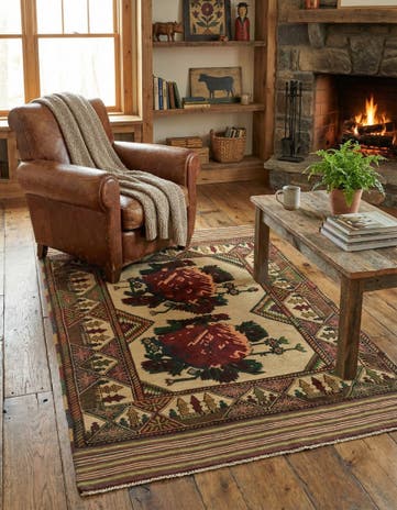 4' 2 x 6' Hand Knotted Sumak Wool Rug