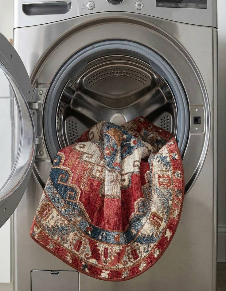 Detail image of 5' x 5'  Washable Traditional Indoor / Outdoor Round Rug