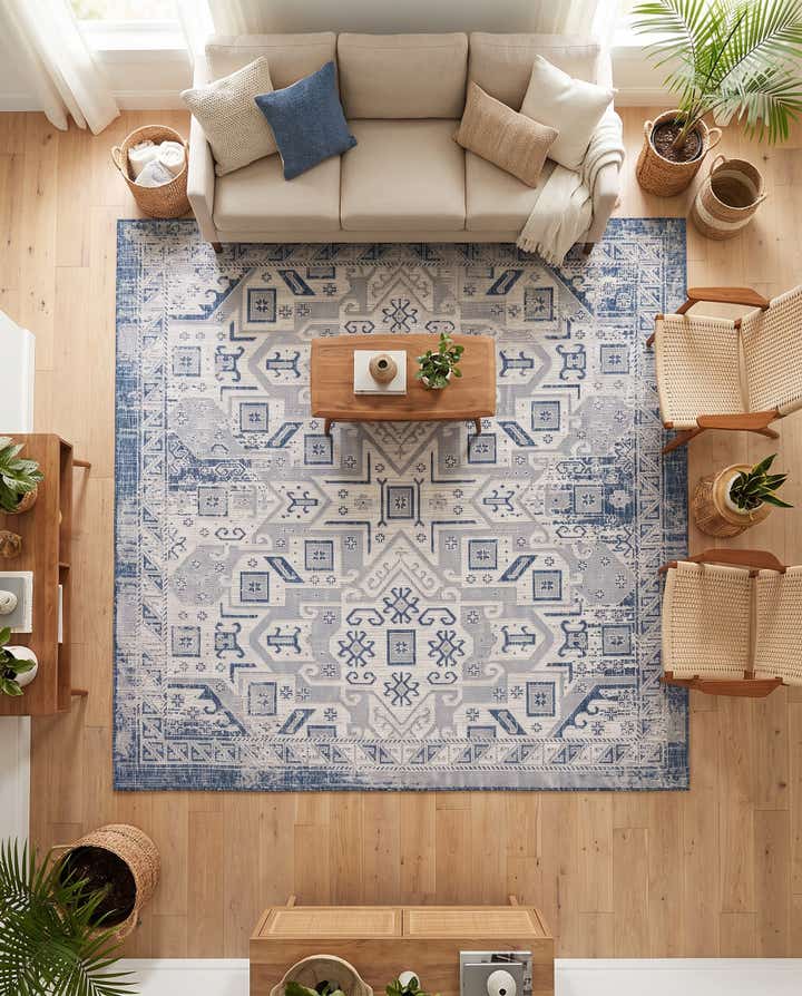7' 10 x 7' 10 Easy-Clean Aztec Indoor / Outdoor Square Rug