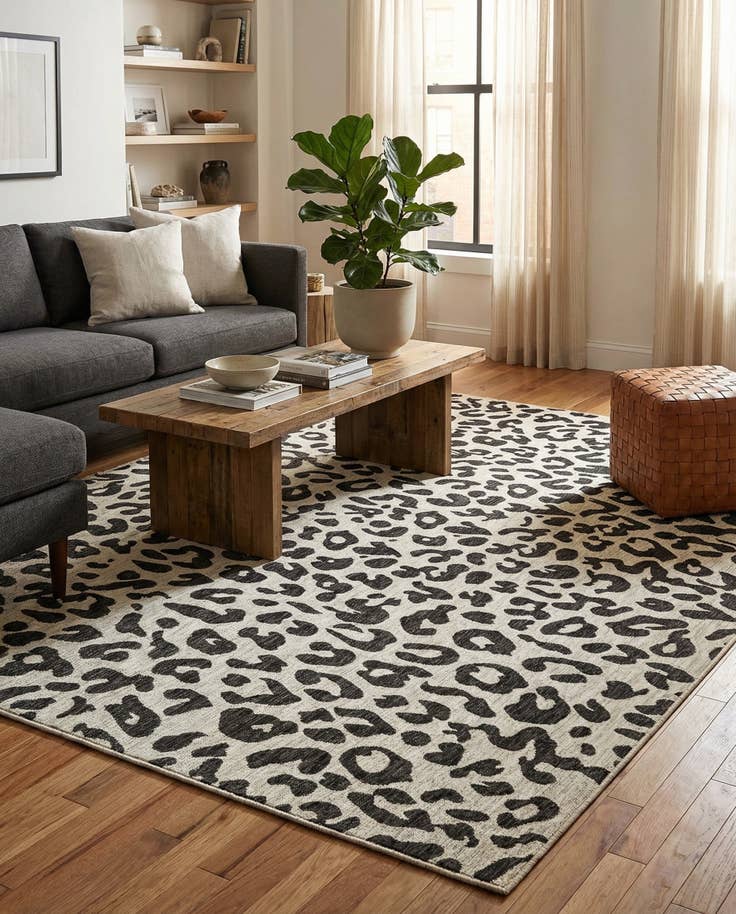 Detail image of 7' 10 x 11' Easy-Clean Safari Indoor / Outdoor Rug