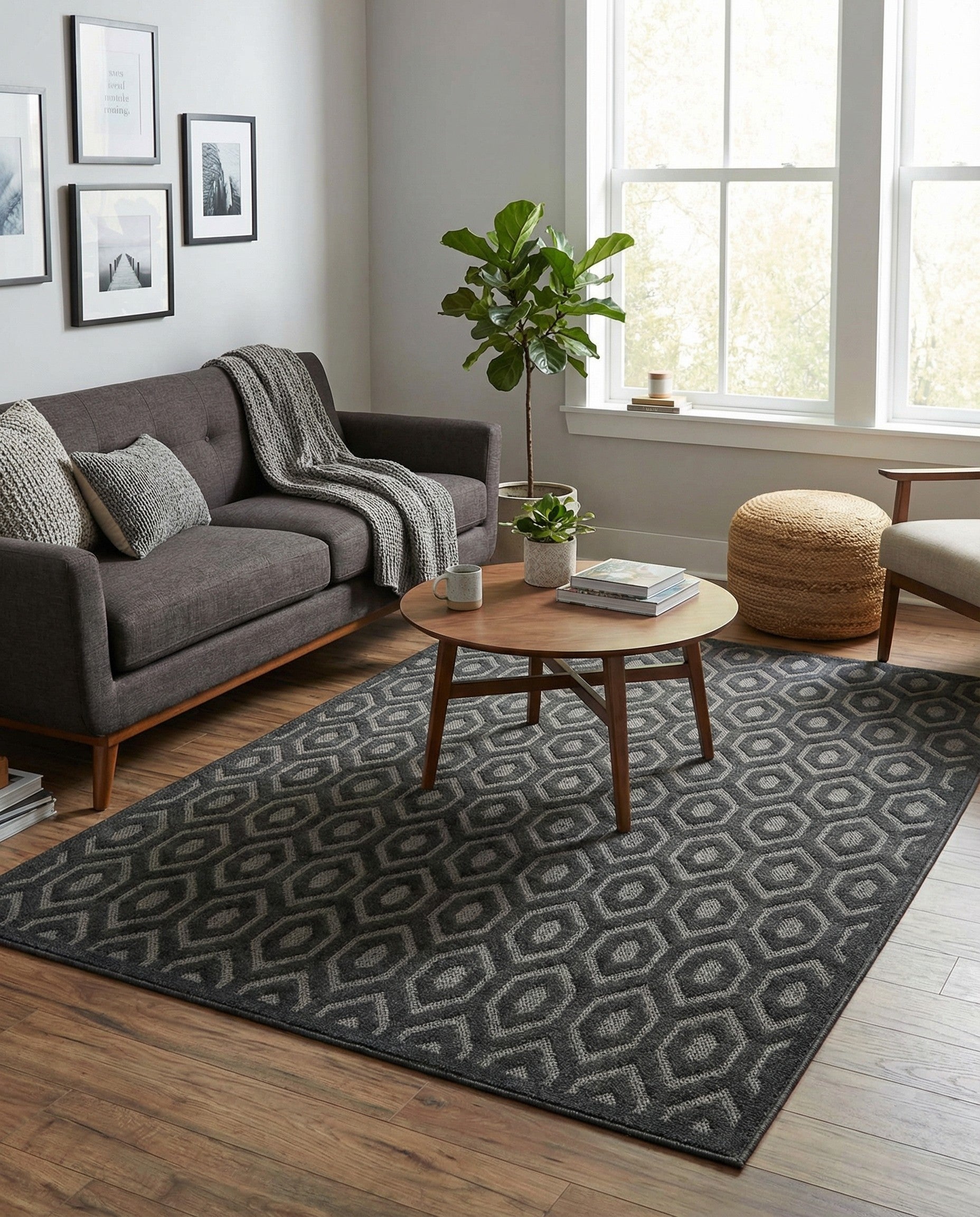 7' 10 x 10' Easy-Clean Trellis Textured Indoor / Outdoor Rug