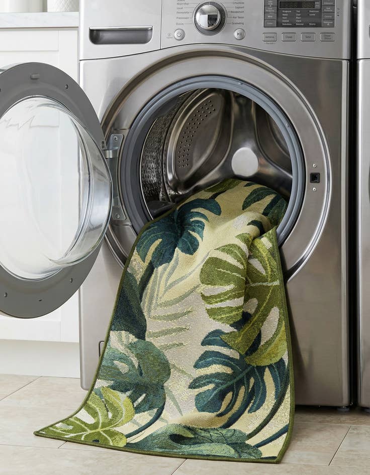 Detail image of 2' x 4'  Washable Botanical Indoor / Outdoor Runner Rug