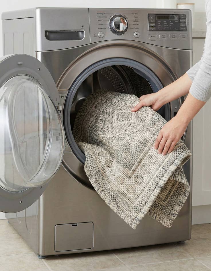 Detail image of 1' 4 x 1' 4  Washable Aztec Indoor / Outdoor Sample Rug