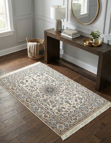 3' 1 x 4' 8 Hand Knotted Nain Rug