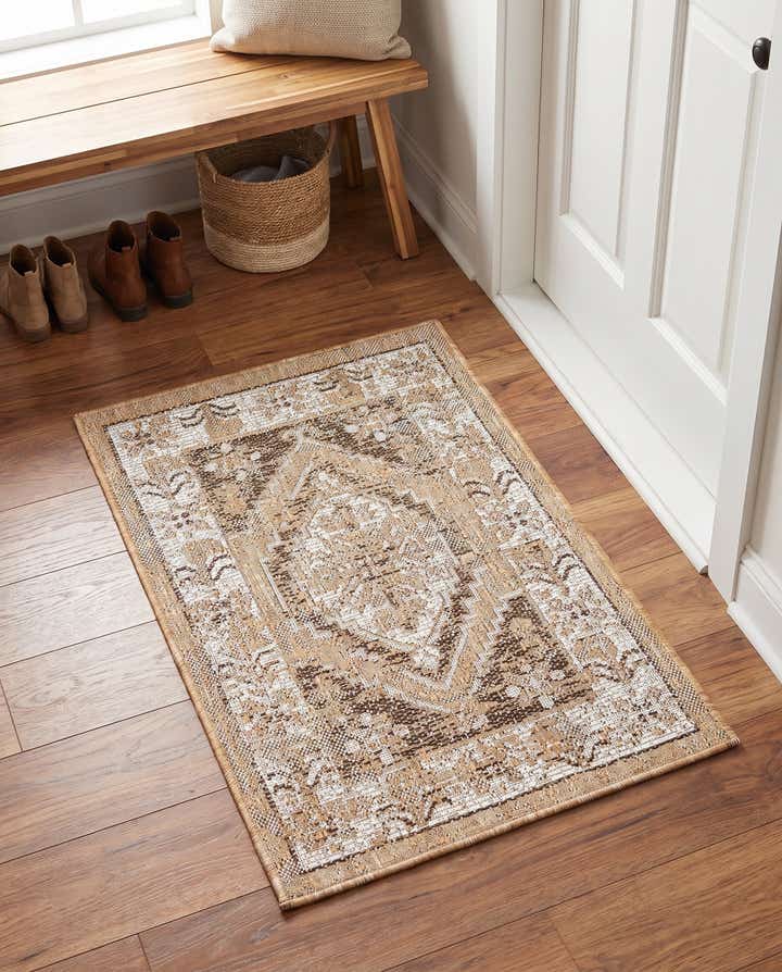 2' x 3' Easy-Clean Traditional Indoor / Outdoor Rug