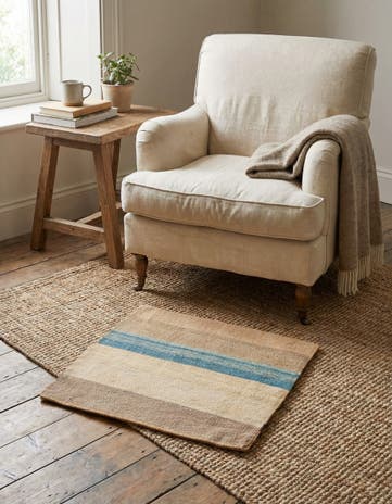 1' 5 x 1' 6 Hand Woven Pillow Wool Square Rug