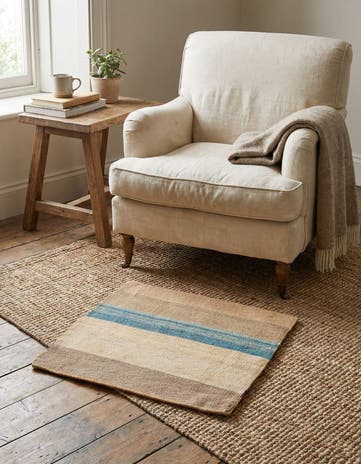 1' 5 x 1' 6 Hand Woven Pillow Wool Square Rug