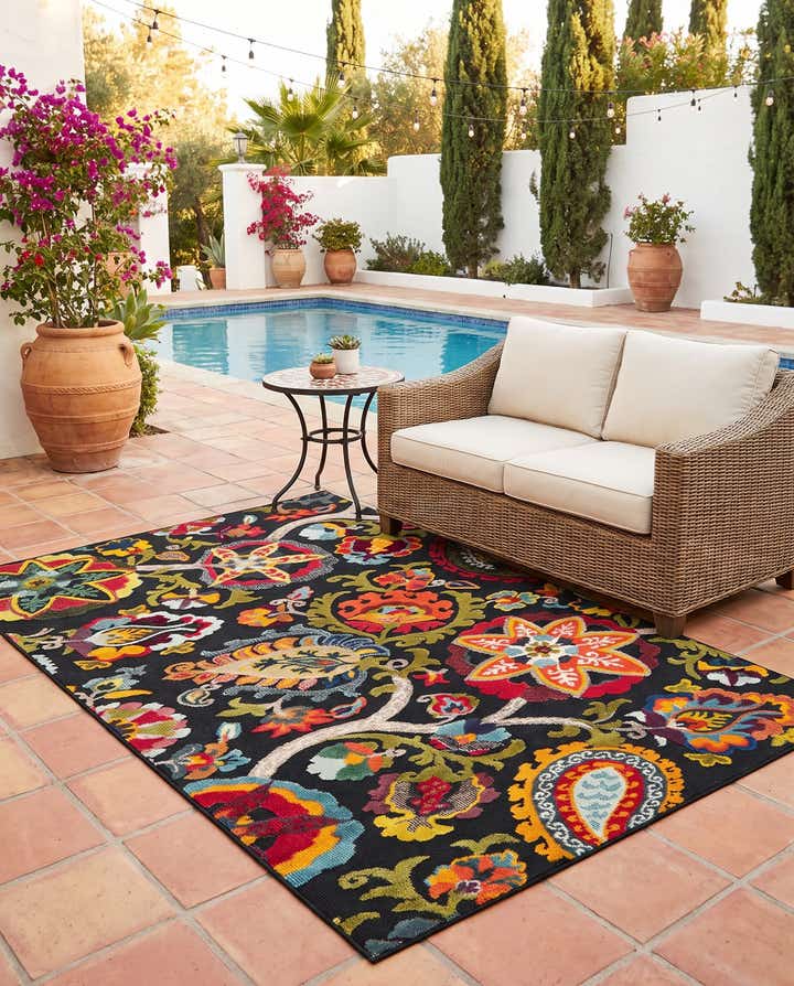 5' 3 x 8' Easy-Clean Casablanca Indoor / Outdoor Rug