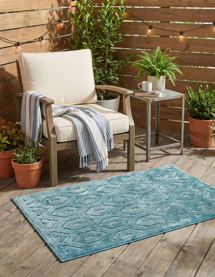 Detail image of  2' x 3'  Washable Trellis Textured Indoor / Outdoor Rug