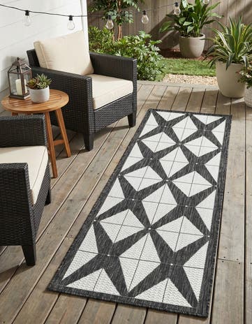 2' x 6' Easy-Clean Modern Indoor / Outdoor Runner Rug