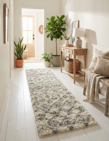 2' 7 x 10' Moroccan Trellis Shag Runner Rug